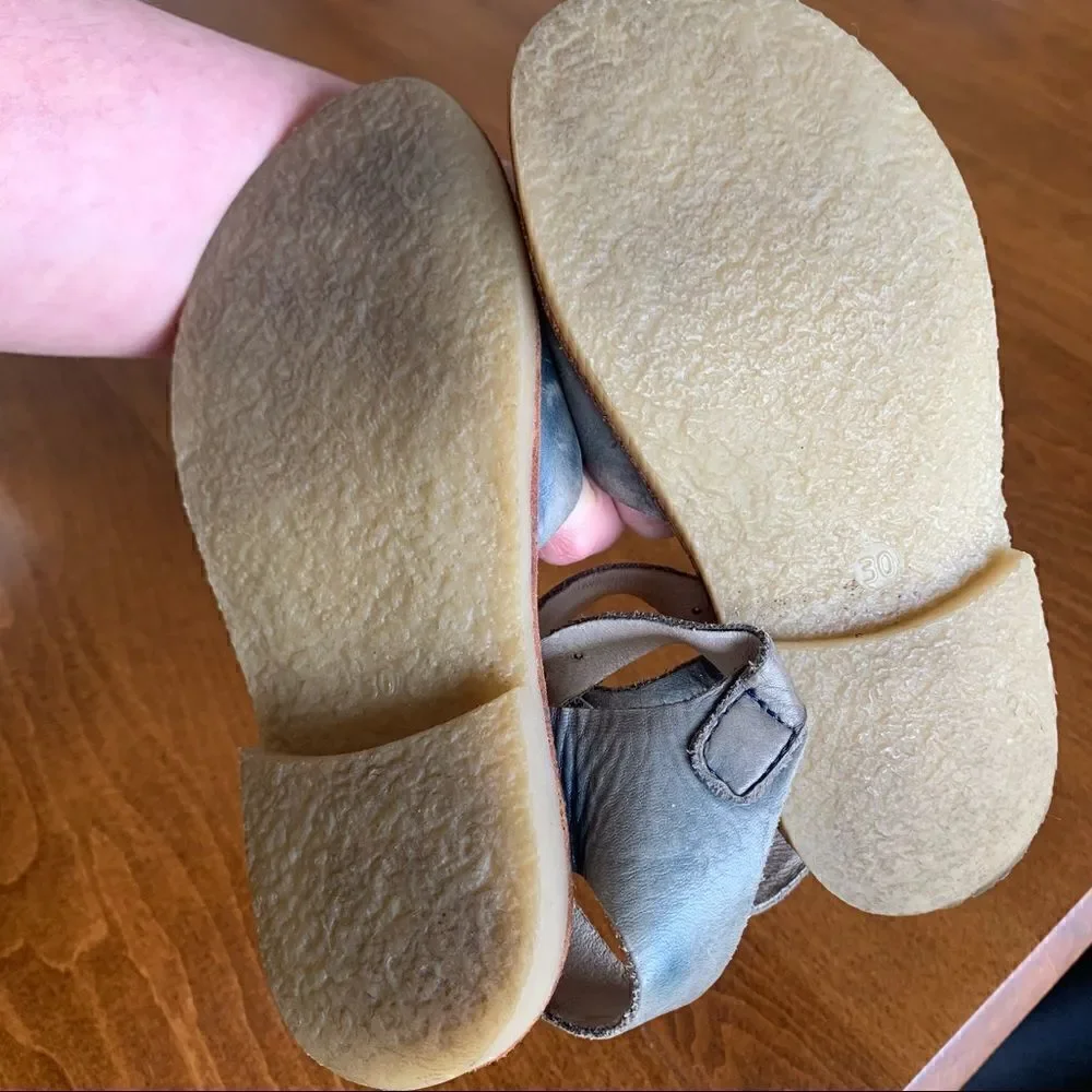 Young Soles London leather buckle sandals